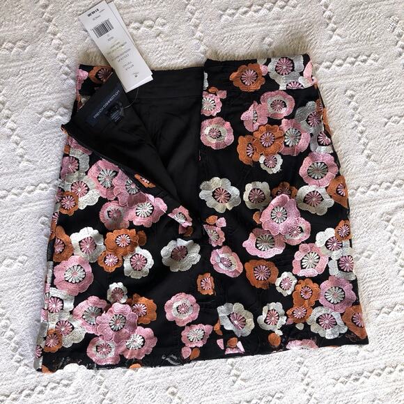 NWT French Connection Black Floral Embroidered 3D Mesh Mini Skirt Sz 0 Festival - Picture 4 of 9